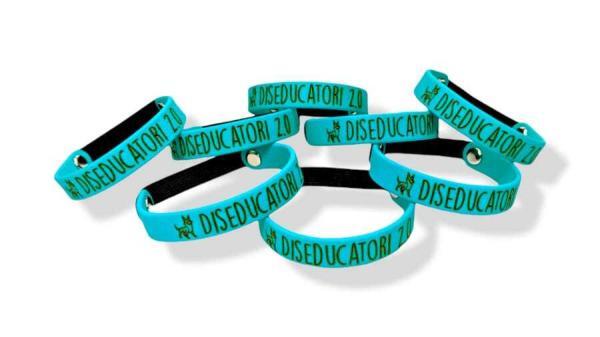 bracciale inciso con banda elastica diseducatori