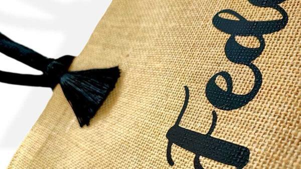 particolare borsa in juta estiva con maniglie in cotone personalizzata con stampa del nome federica toscani store