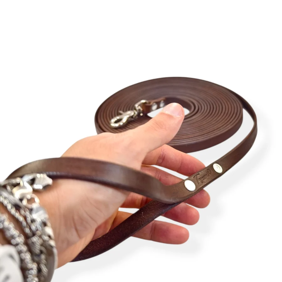 longhina da 7 metri in cuoio 13mm colore tabacco mano 2 per mantrailing addestramento del cane toscani store