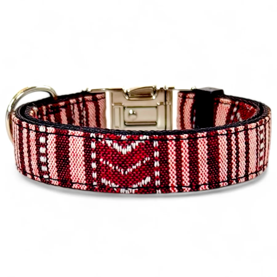 Collare per cane Era regolabile 25 35 cm con fantasia etnica ciliegia clip full metal sicura largo 2cm toscani store retro